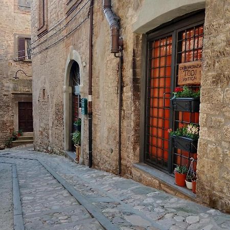Casa Vacanza Todi Antica Exterior foto