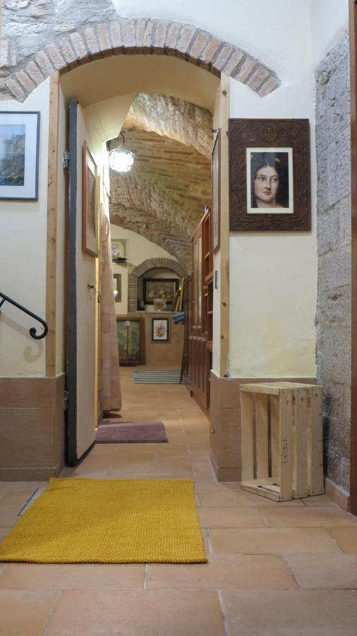Casa Vacanza Todi Antica Exterior foto