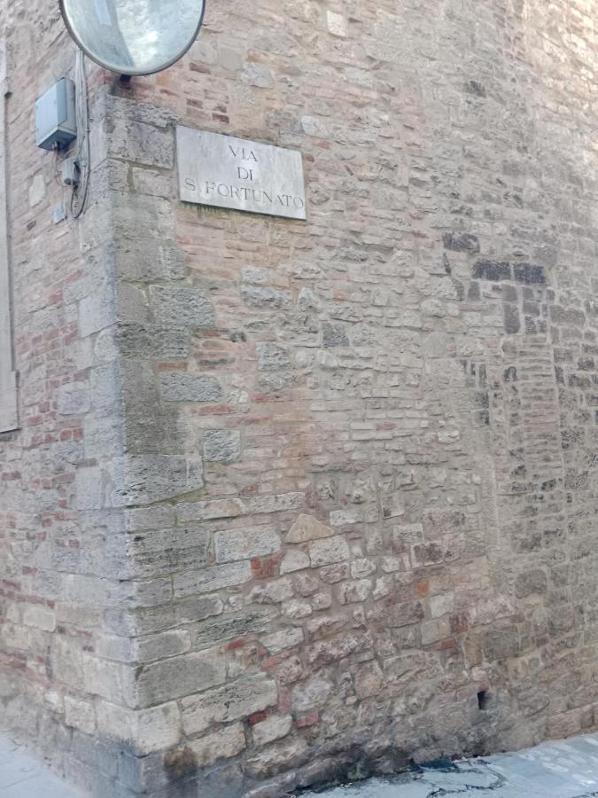 Casa Vacanza Todi Antica Exterior foto